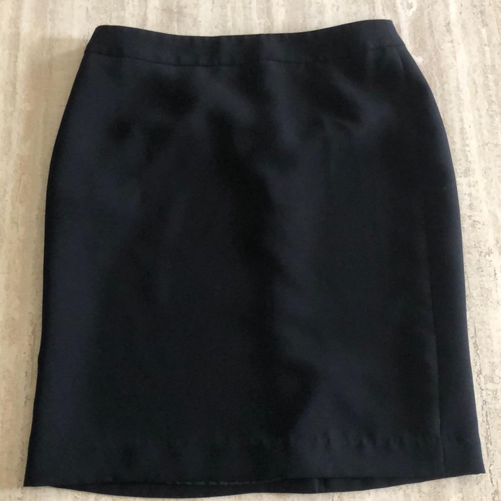 Like new! Talbots black pencil skirt 4p